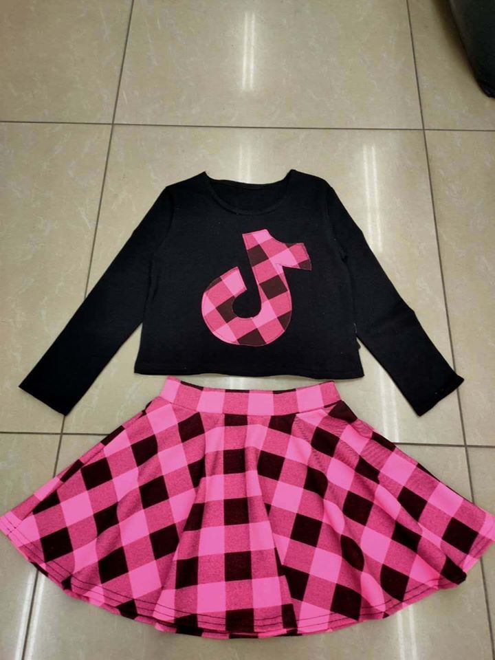 Tik Tok Langarmshirt mit Rock Pink