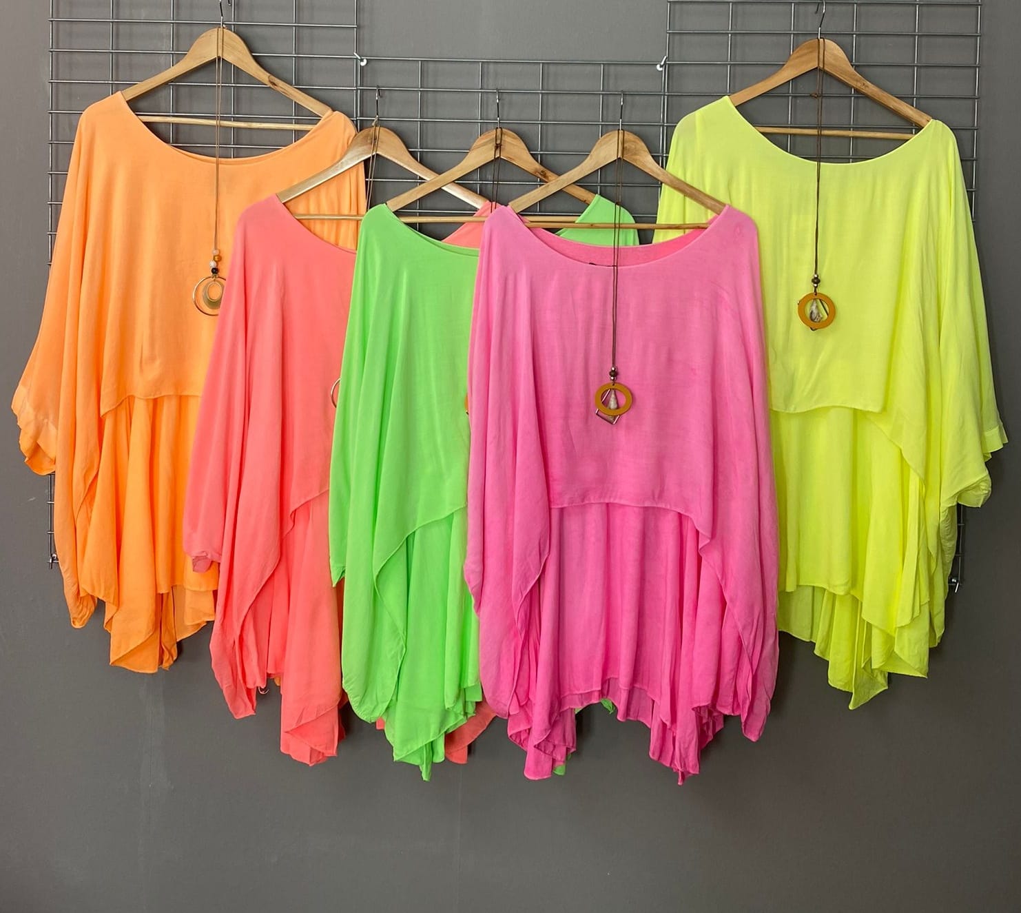 Gr. 50 - 56 Neon Zipfli Shirts mit Kette